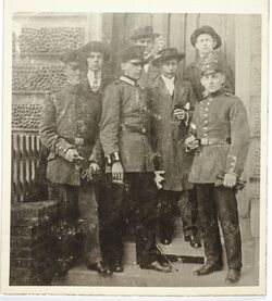 Grodzisk 1917. From the left: Władysław Sypniewski, Łucjan Hoffmann (civilian), Franciszek Marciniak, Kazimierz Skrzydlewski (civilian), Jan Marciniak (civilian), Tadeusz Skrzydlewski)