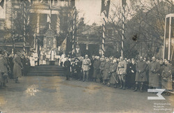The swearing in and awarding of the standard of the People’s Guard by General Józef Dowbor-Muśnicki, Wilhelmowski Square (Wolności Square). Poznań, 23/02/1919